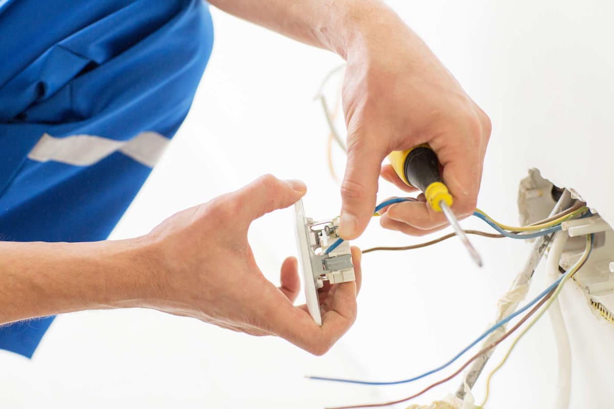 Electrical Companies Near Me: How to Choose the Best in Houston