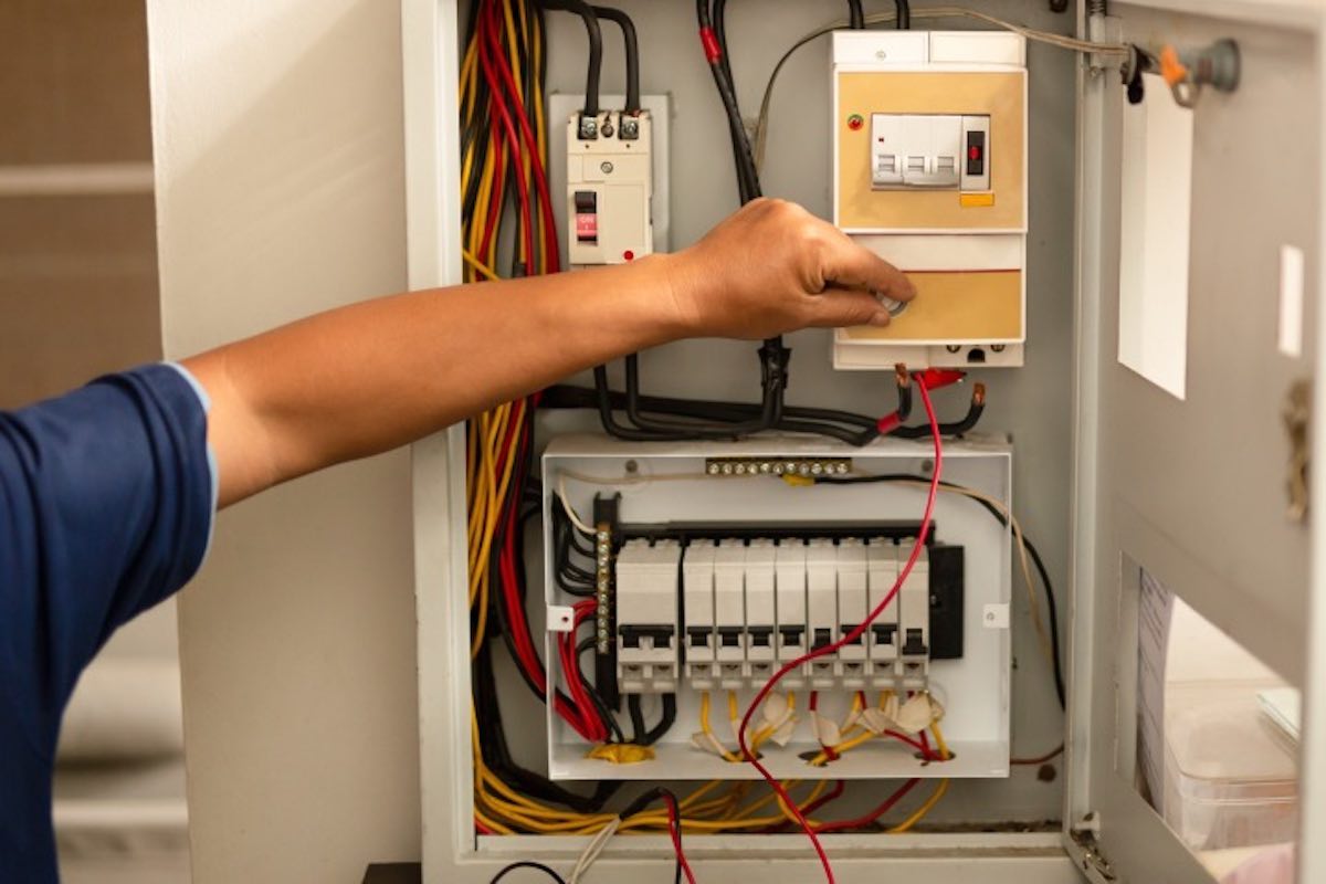5 Warning Signs Your Home’s Electrical Panel Needs an Upgrade